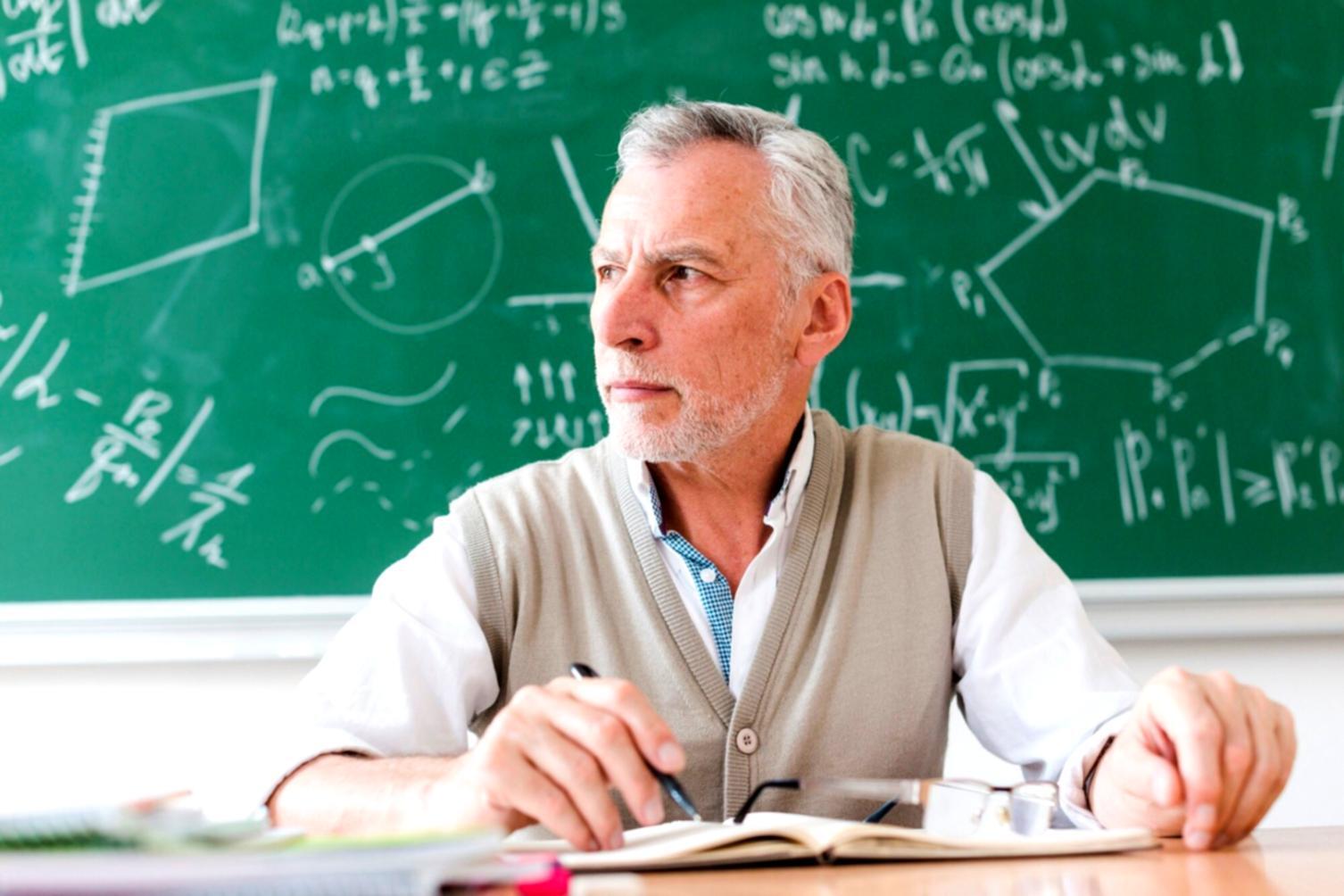 narquelysera team reviewing participant progress and workshop feedback